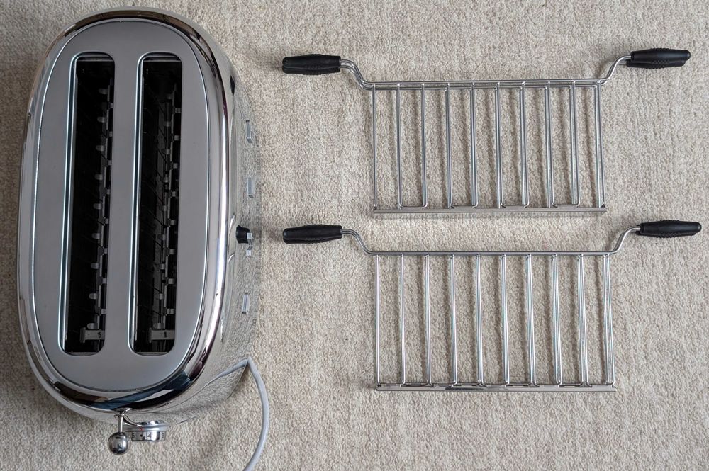 Prajitor de paine Smeg - TSF02SSEU