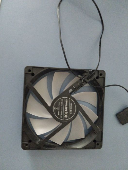 Вертушка huntkey корпусный вентилятор