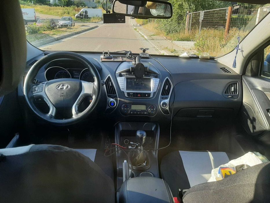 Unic Proprietar • Hyundai ix35 (2013) • 2.0 CRDI (184 CP) • 4x4 • Cutie Manuală • 256.000 km