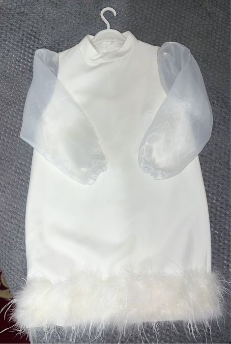 Продам женское белое платье