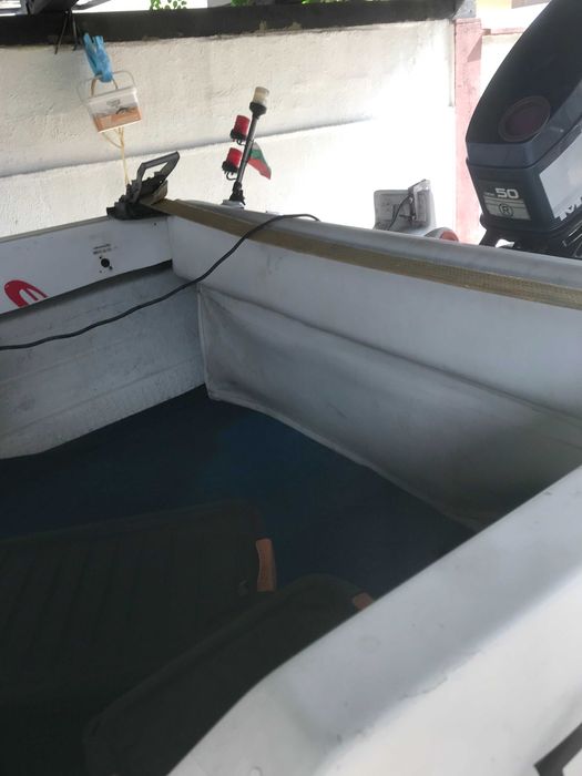 продава се лодка