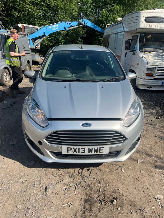 Dezmembrez Ford Fiesta 1.5tdci cod UGJC cutie 5 trepte