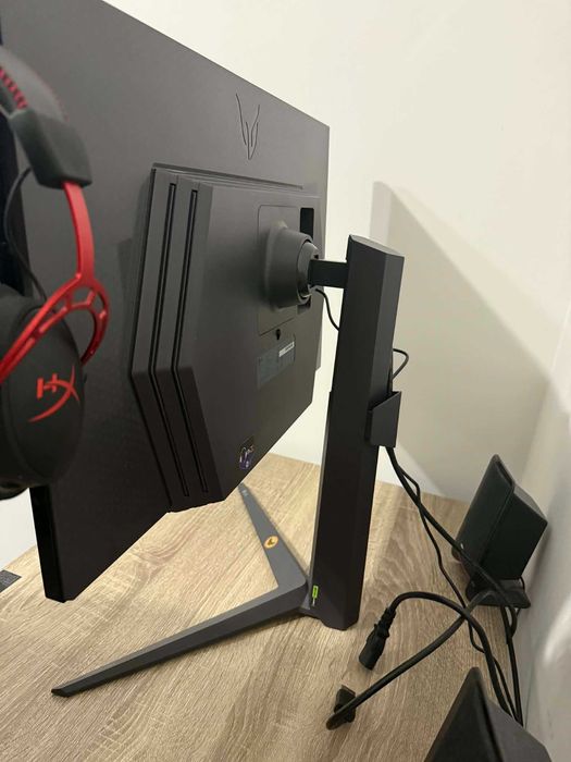 LG 27GR83Q-B IPS панел , 27 инча , 240hz, 1ms, QHD