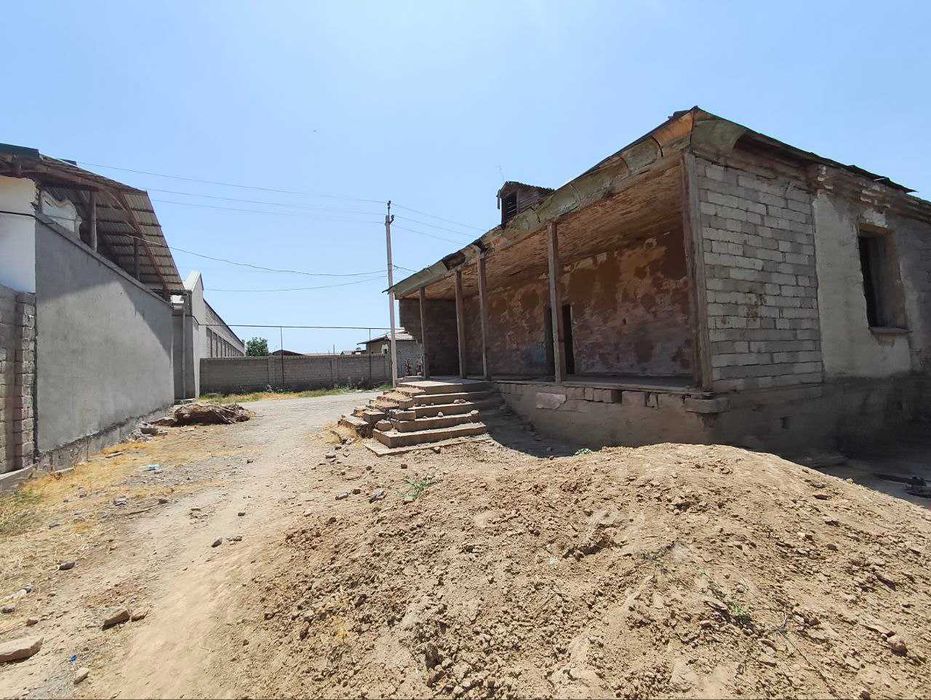 Срочно Ер 7 сотих Тинчликда фасад 30 метр бинолари бн