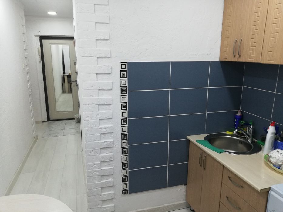 Продам 2 комн квартиру! 3 этаж