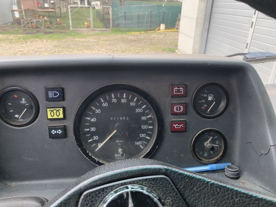 Mercedes Benz 208D