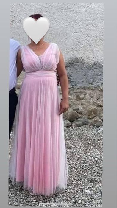 Rochițe purate o singura data toate trei,in stare perfecte toate trei. In privat pentru mai multe defalii