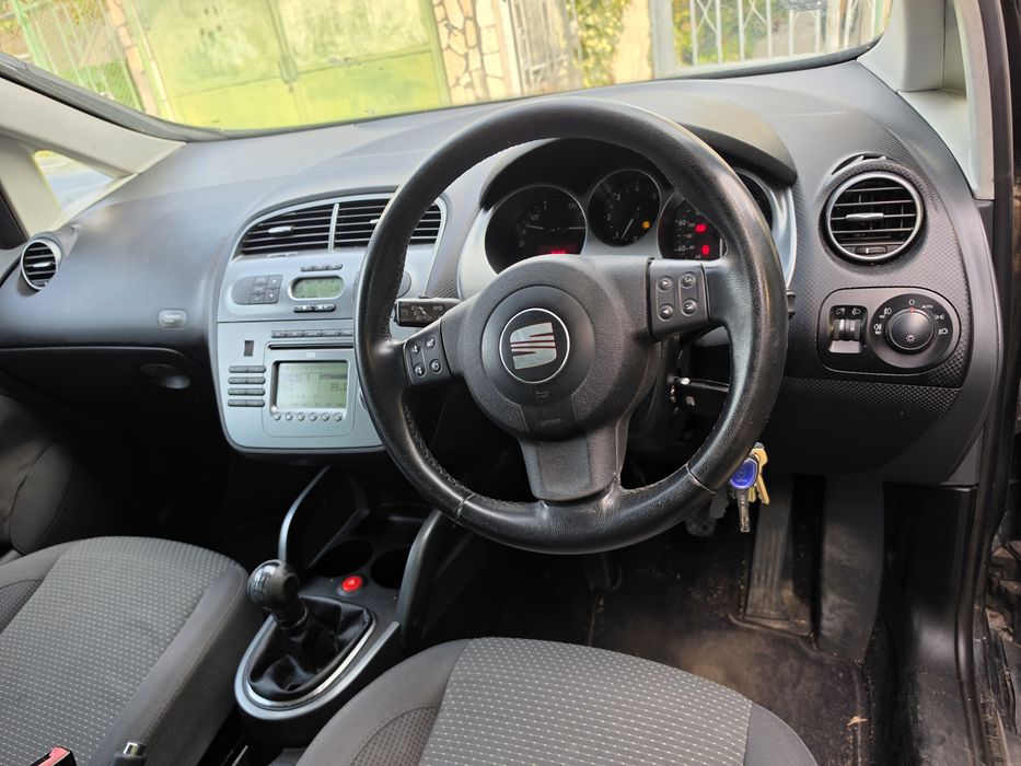 СЕАТ АЛТЕА XL 2.0 140 Коня 6 Скорости  2007 год продава се цяла