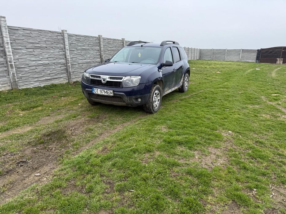 Dacia Duster    .