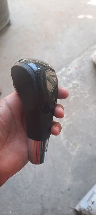 Продам ручку скорости от жентры состояние новое с аквапринтом даймонд.