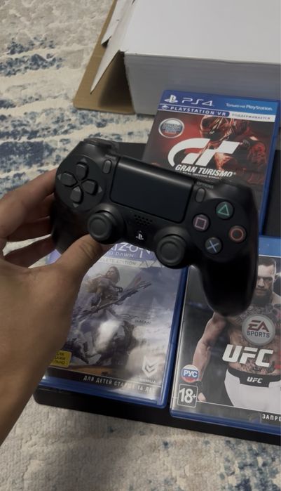 PlayStation 4 SlimBox