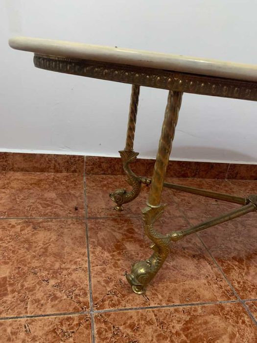 Masa ovala din bronz cu blat marmura
