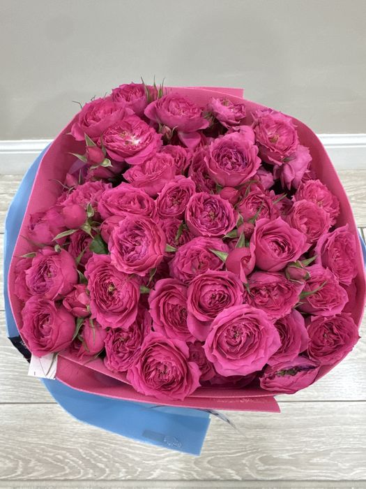 Яркий букет из кустовых роз «My Love»