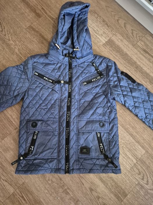 Продаю демисезонную  куртку