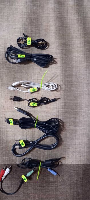 Vand cabluri de conectare