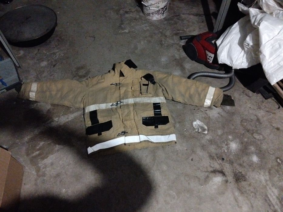 Боевой одежда пожарнго