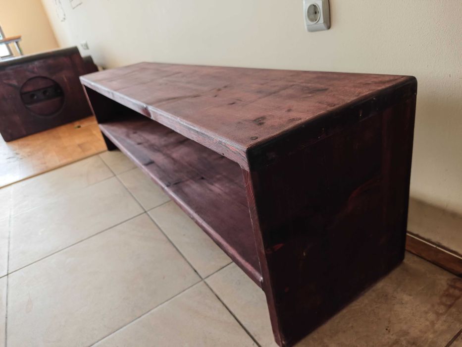 Маса за телевизор от масив