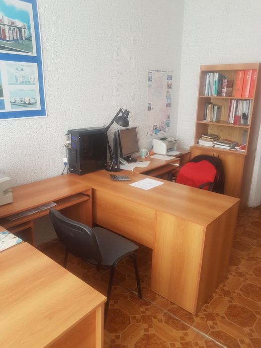 Продам б у офисную мебель