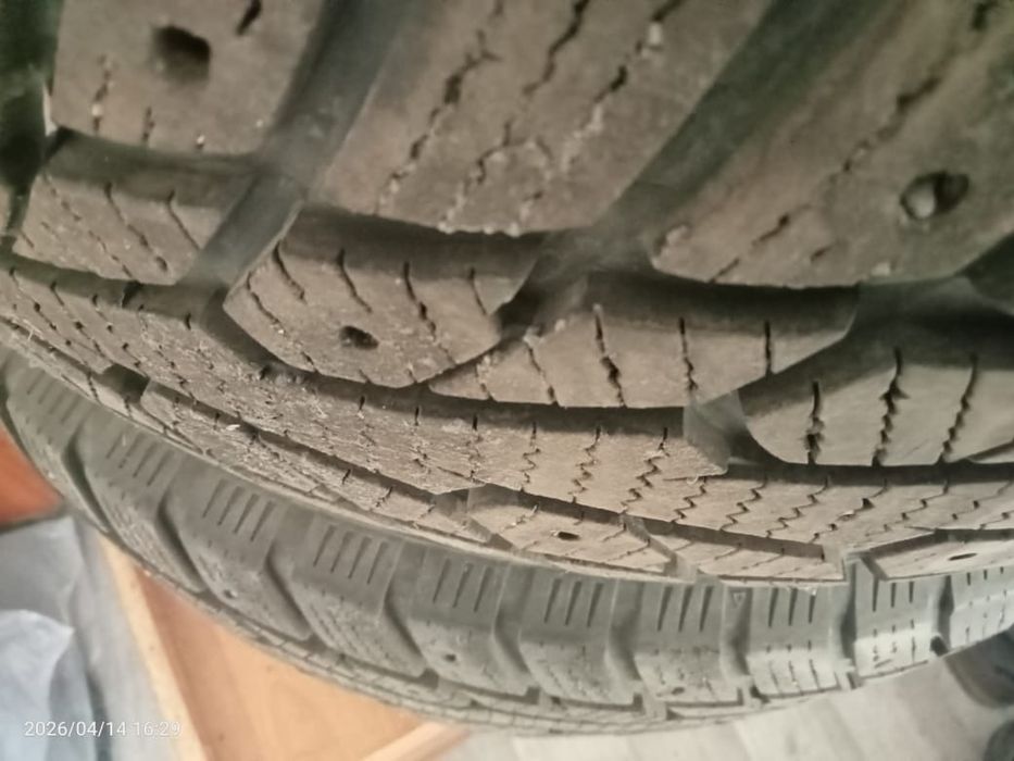 Продаю резину  215/60 R16