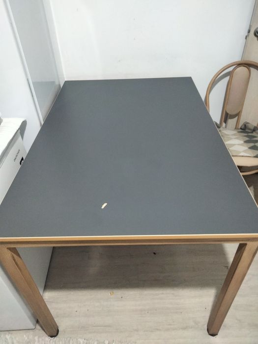 Продам стол обеденный