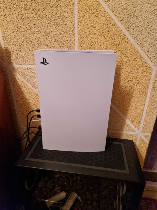 Ps5 utilizat cel mult o luna de zile este ca si nou.