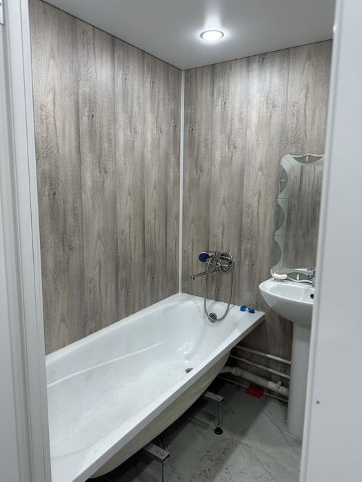 Продам полуторку 6 мкр 1 дом