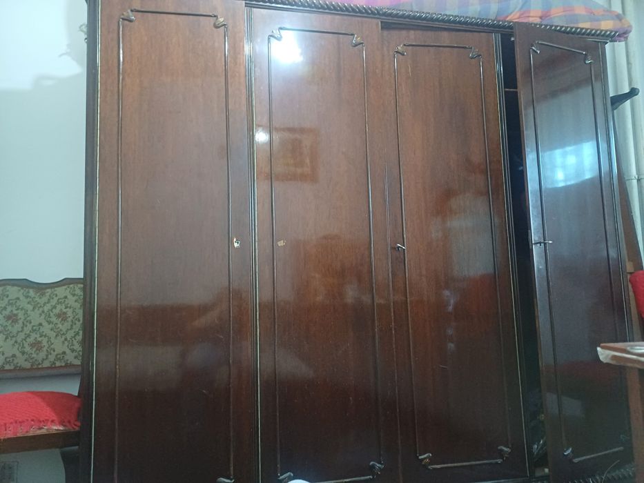 Donez mobila dormitor.