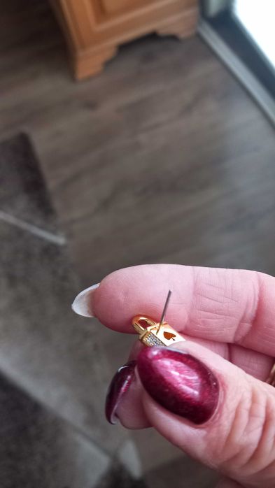 Обеци.  катинарче