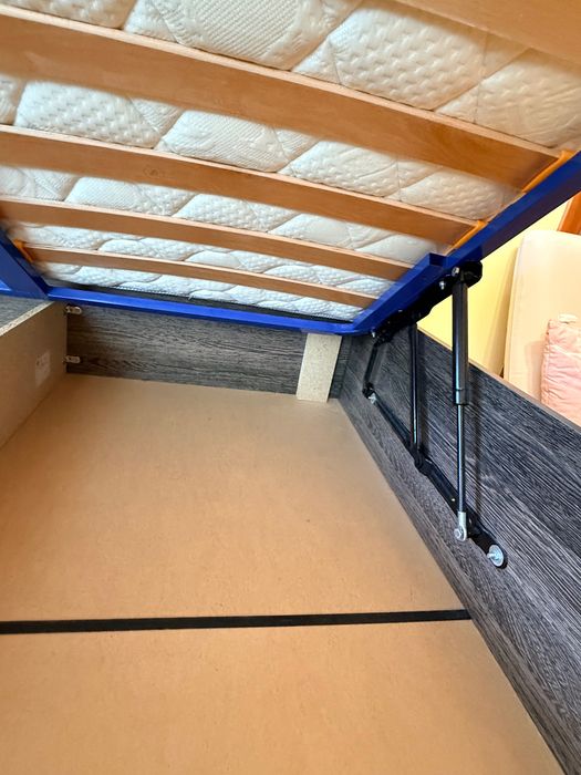 Двулицев Матрак Magniflex 140/200 с подматрачна рамка