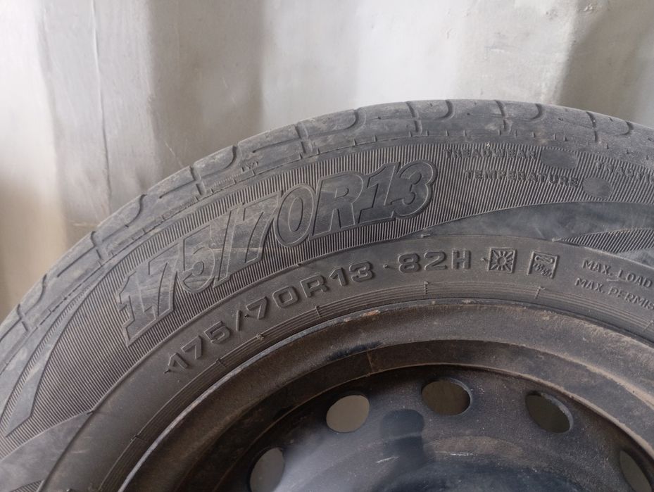 Продам резину на 13