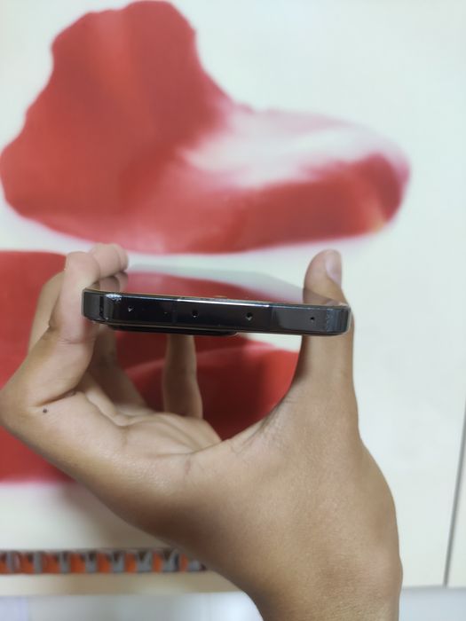 Продам Xiaomi 13