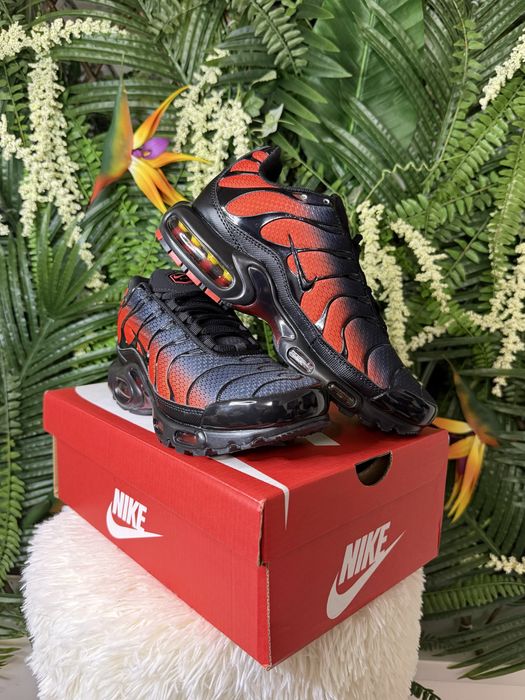 Nike Air Max Plus TN Black Red