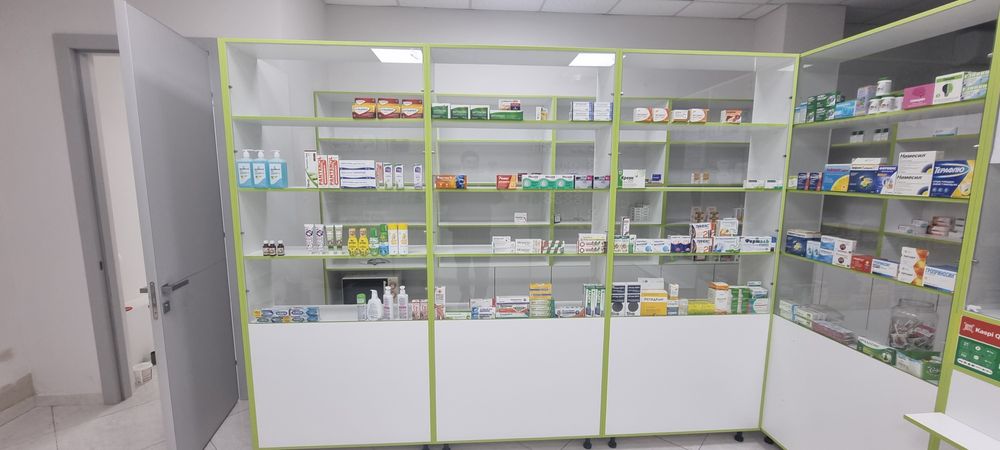 Ветрина, мебель, аптека