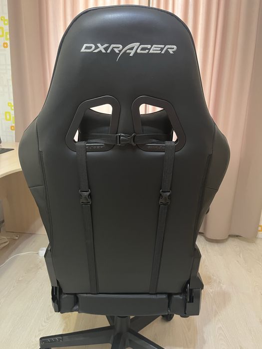 Игровое кресло DXRacer