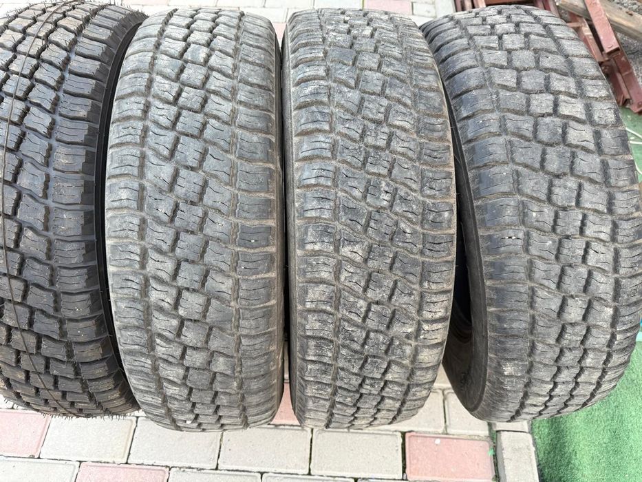 Продам всесезонные шины 225/75/R16