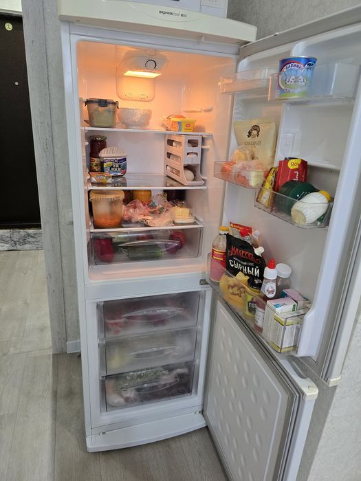 Продам холодильник LG