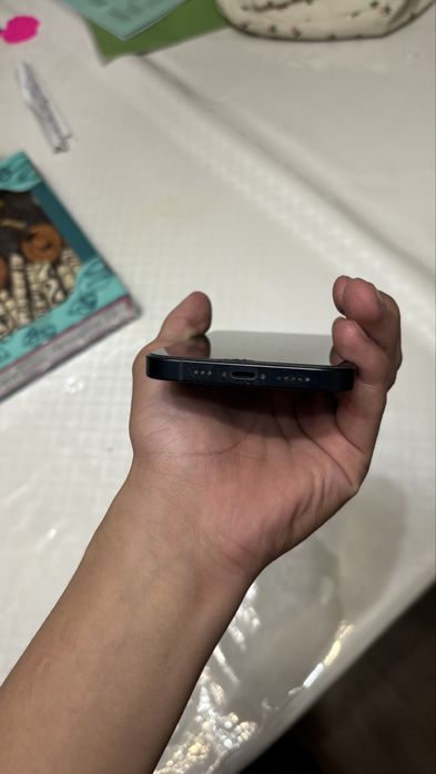 Продам айфон 13