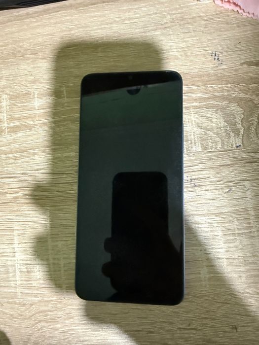 Redmi 13C, 8+4/256gb, нархи келишилинади