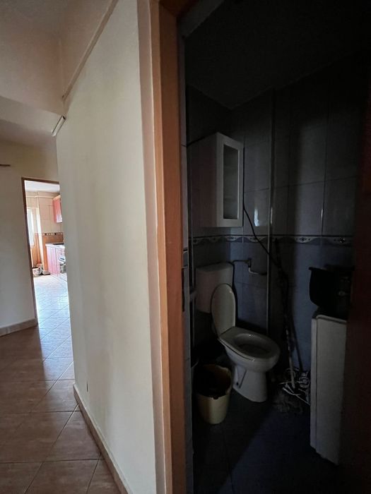 inchiriez  apartament 3 camere Nicolina 1