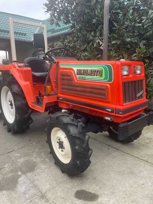 Tractor japonez Kubota-Hinomoto  24-CP