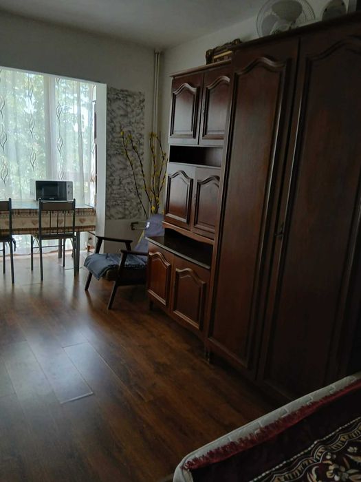 Închiriez apartament