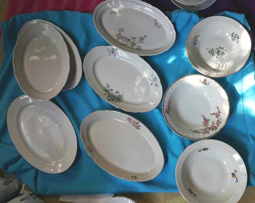 Разпродажба порцелан - комплекти чинии и чаши