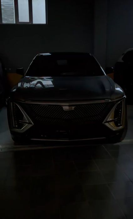 Cadillac Lyric ev электросамокат