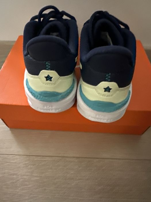 Маратонки Nike размер 35.5