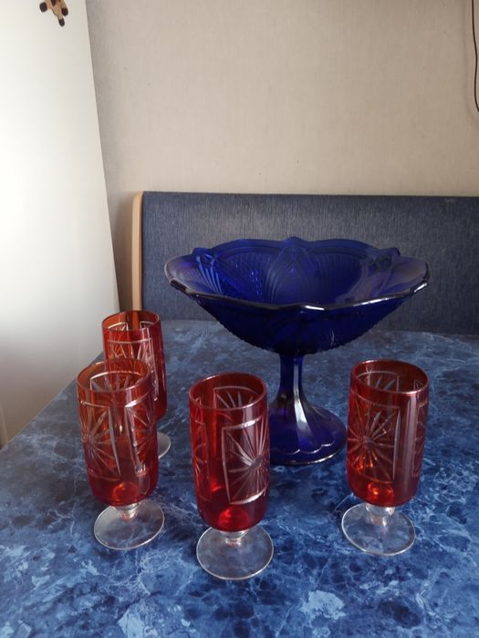 Вазы, фужеры, стаканчики - цветной хрусталь