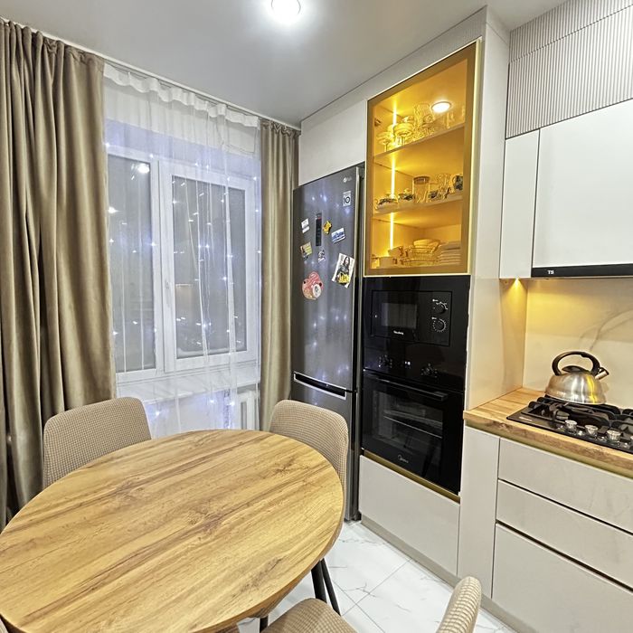 Продам 4 комн квартиру