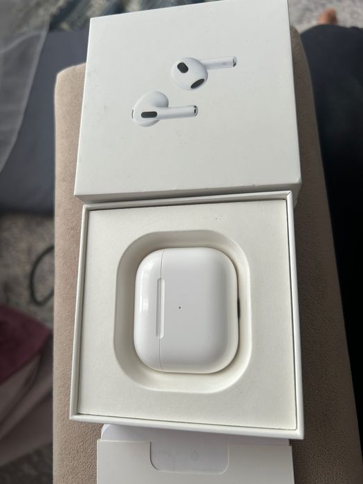 Продам AirPods 3-го поколения