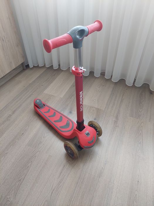 Детска тротинетка KikkaRide LED