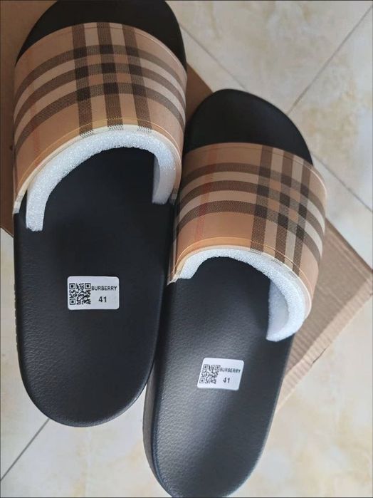 Burberry slides тапки