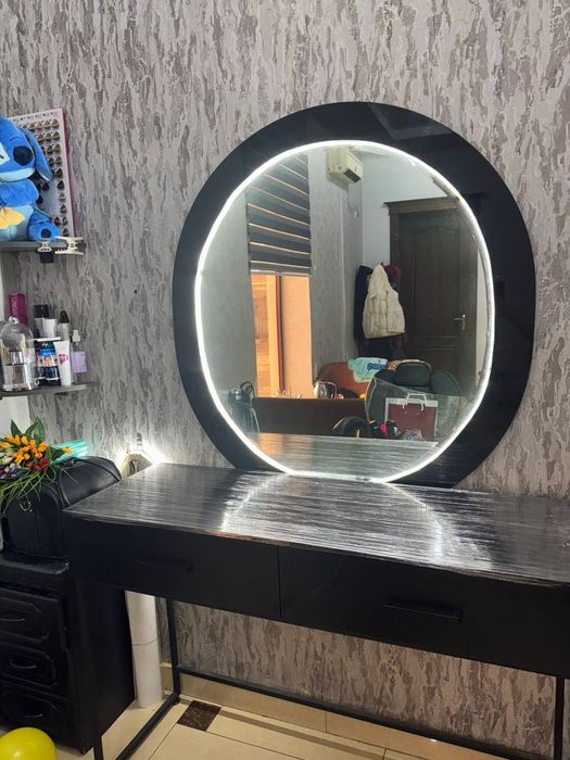 Salon mebil barcha mebillar mavjud holati yaxshi..